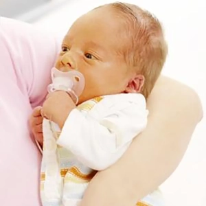 چگونه از تغییر رنگ بدن درجه زردی نوزاد را تشخیص دهیم