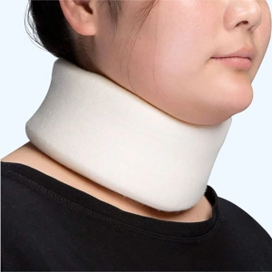 گردنبند طبی برای دیسک گردن خوبه