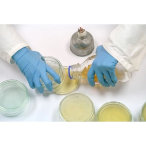 محیط‌های کشت میکروبی (نوترینت آگار، مک‌کانکی، EMB و ...)