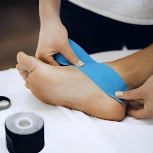 نحوه زدن چسب تیپ برای مچ پا