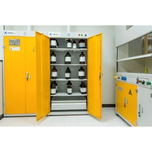 چیدمان و نگهداری مواد شیمیایی در آزمایشگاه