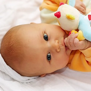 چرا زردی نوزاد باید سریع درمان شود ؟